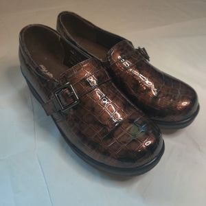 Easy Street Women's Clog Loafer Size 8 Rain/Water Resistant